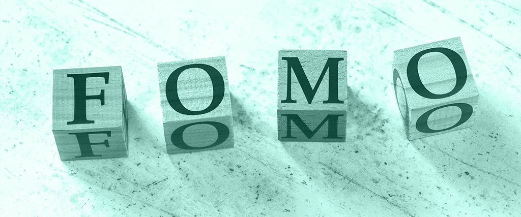 %D8%A7%D8%B3%D8%AA%D8%AB%D9%85%D8%A7%D8%B1-%D8%A7%D9%84%D8%AE%D9%88%D9%81-%D9%85%D9%86-%D8%A7%D9%84%D9%81%D9%88%D8%A7%D8%AA-FOMO فن تحويل الاحتياجات النفسية إلى عبارات تسويقية لجذب الزبائن