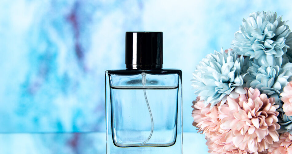 5 باقات عطور مصغّرة مثالية للسفر والتنقل